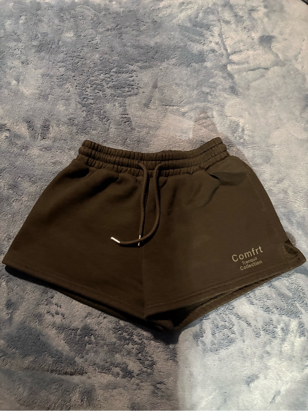 Comfrt Tranquil Collection Women's Black Athletic Shorts
